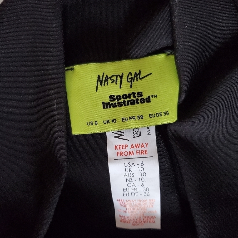 Nasty Gal Sports Illustrated NWT Cross Over Cycling Shorts 6 - Picture 10 of 11